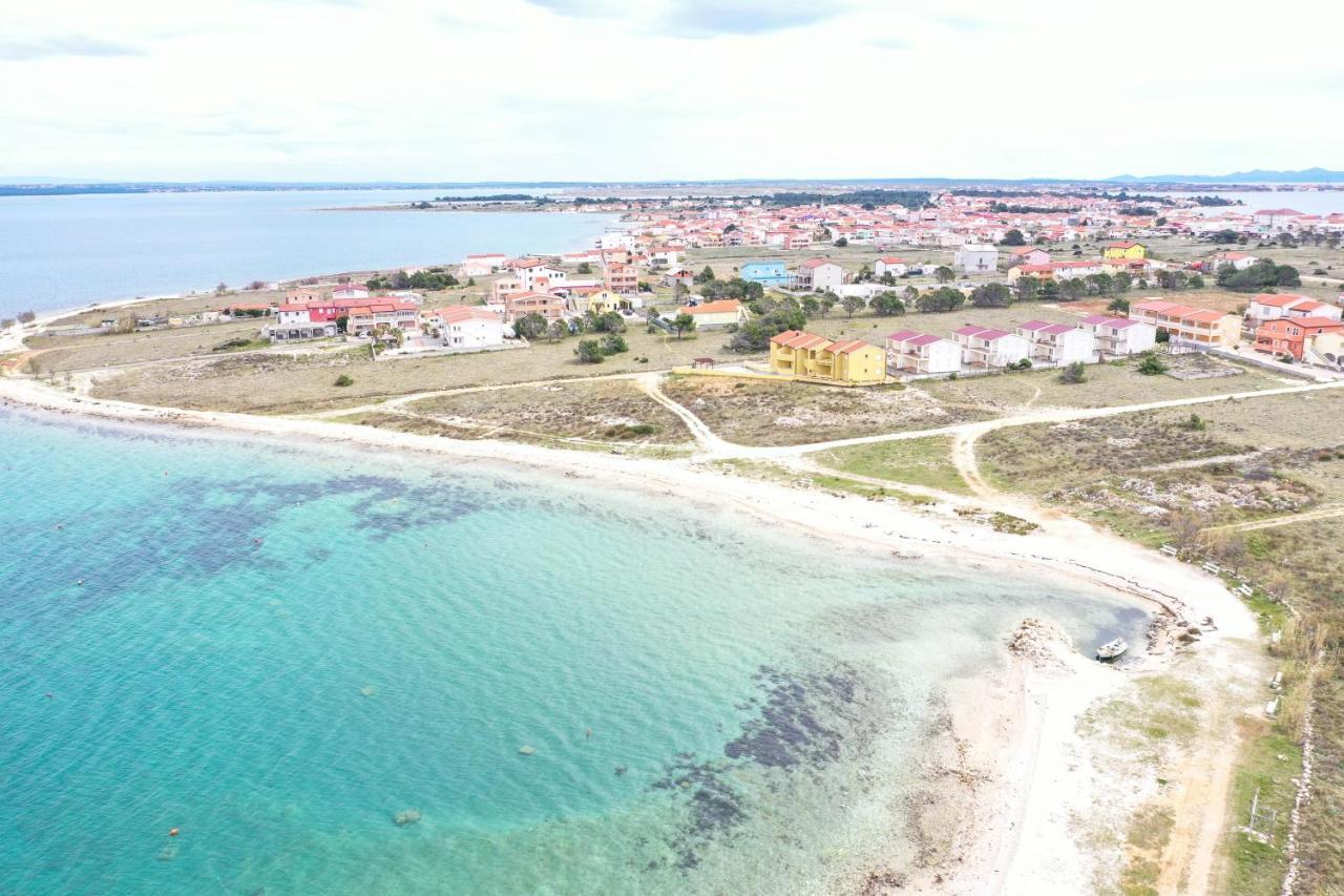 Apartmani Lukic วีร์ ภายนอก รูปภาพ